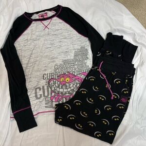 Disney Cheshire Cat‎ Pajama Set Women M Long Sleeve Top & Pants Lounge Sleepwear